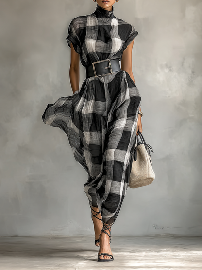 Maxi Jurk in Geruite Chiffon met Hoge Hals en Korte Mouwen